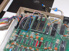 The Final Cartridge Internal in een Commodore C64.
