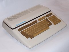 The Commodore 610 computer, front view.