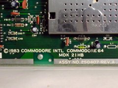 Die Revisionsnummer (rev.A) auf der Platine des Commodore 64.