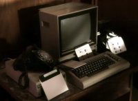 A Commodore C64 computer, 1541 diskdrive and a 1702 monitor in the TV-series Smallville.